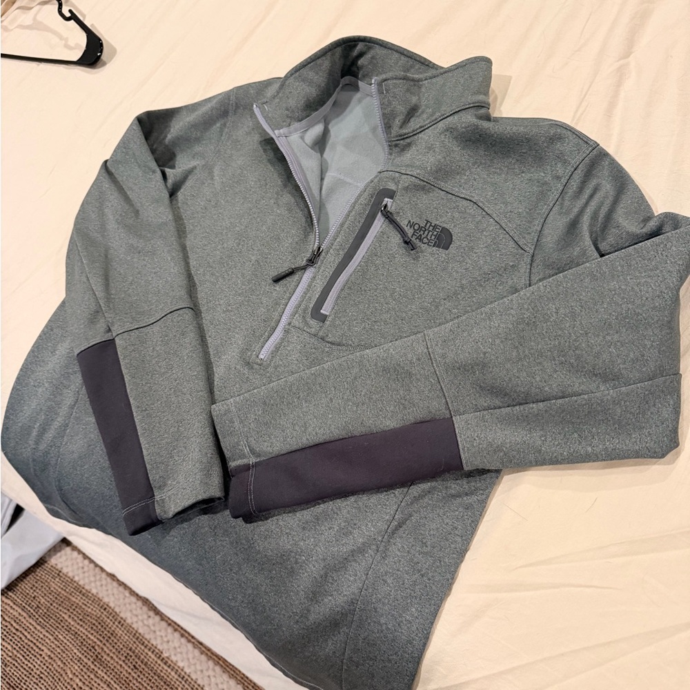 The North Face Men's Gray 1/4 zip - Picture 4 of 4
